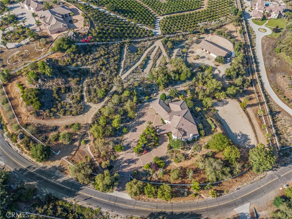 21100 Paseo Montana