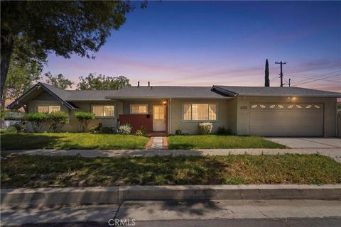 Photo of 6656 Cleomoore, West Hills, CA 91307 (MLS # SR26084314)