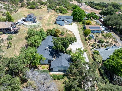 Photo of 9755 Las Lomas Ave, Atascadero, CA 93422 (MLS # NS26078225)