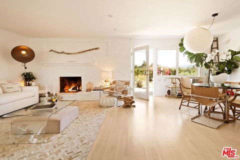 Photo of 1114 Mercer Avenue, Ojai, CA 93023 (MLS # 26666979)