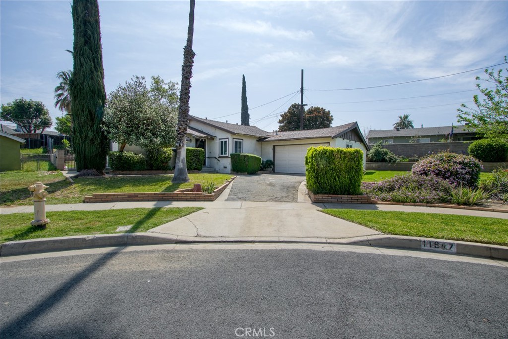 11947 Vivienda Court