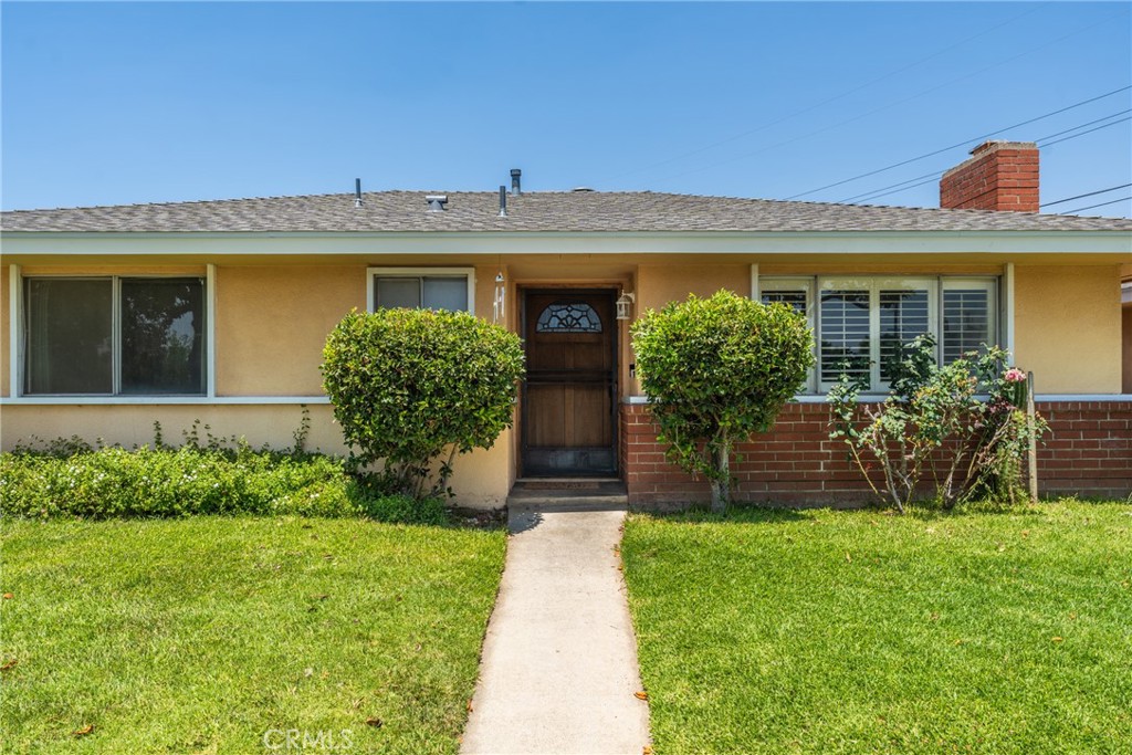 9056 La Vine Street
