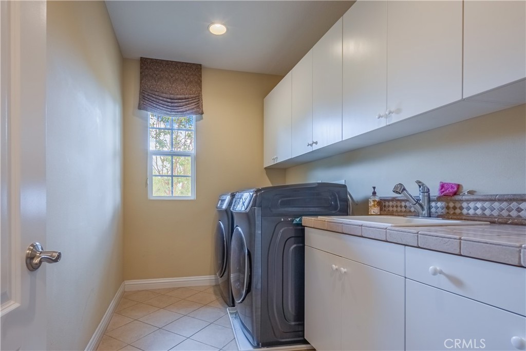 Claremont, California, 91711, United States, 5 Bedrooms Bedrooms, ,5 BathroomsBathrooms,Residential,Active,2033995
