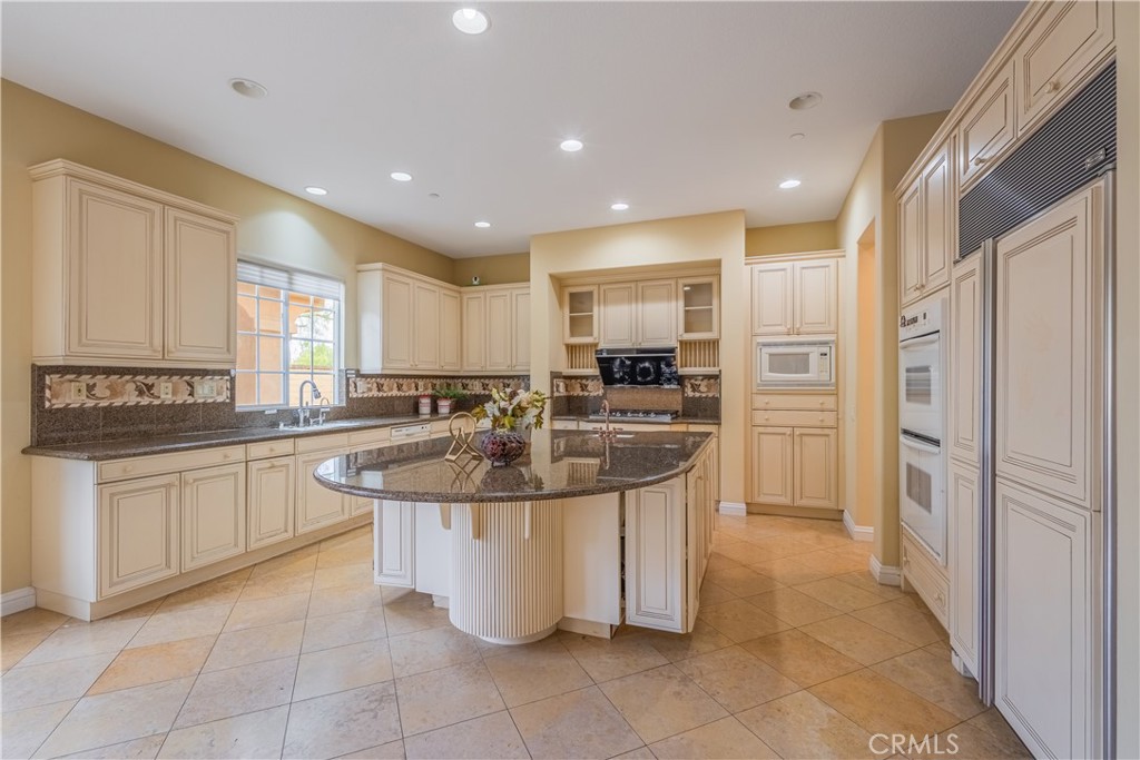 Claremont, California, 91711, United States, 5 Bedrooms Bedrooms, ,5 BathroomsBathrooms,Residential,Active,2033995