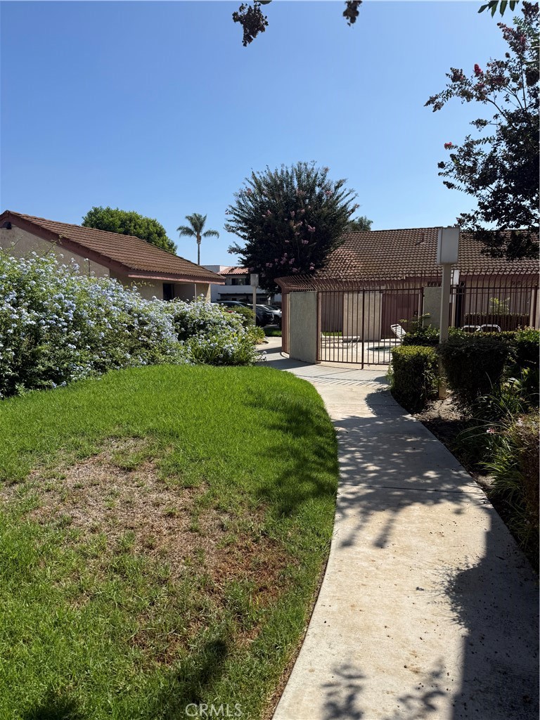 2676 W Cameron Court 105