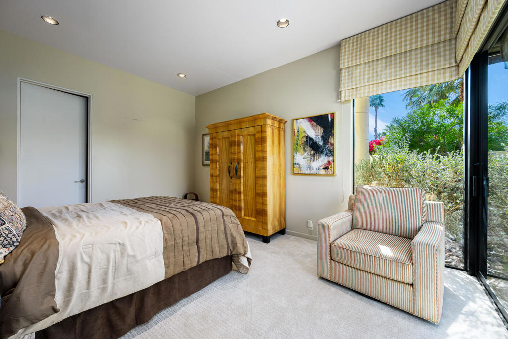 La Residence - Residential
