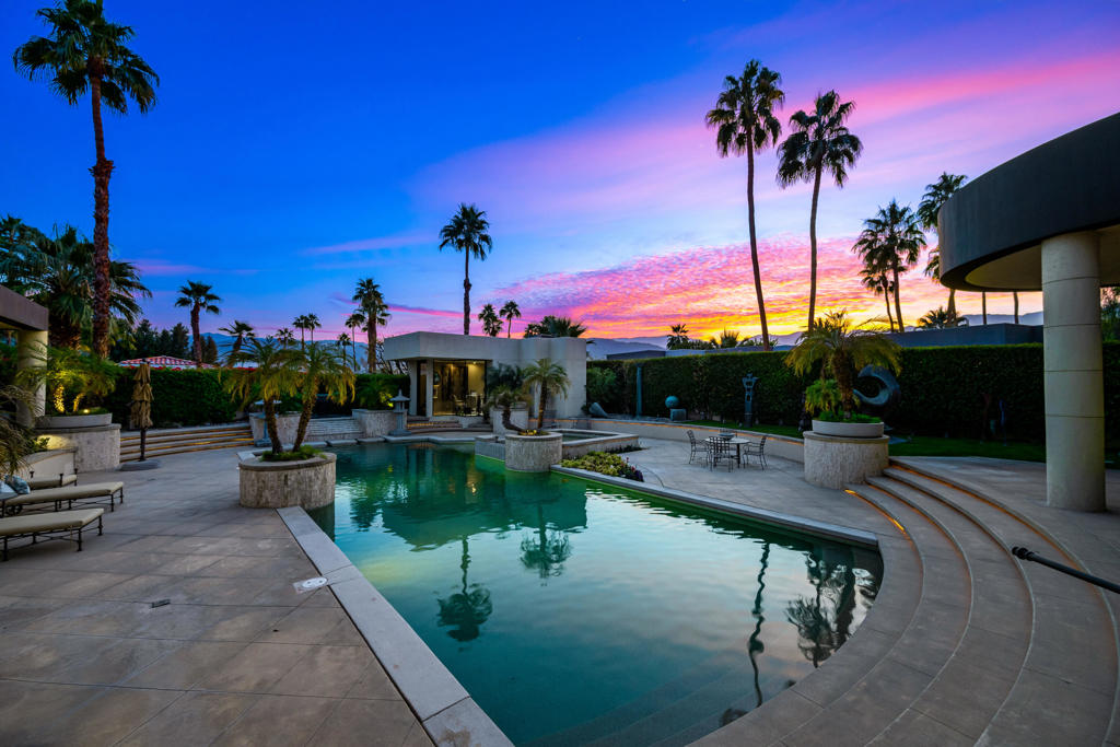 La Residence - Residential
