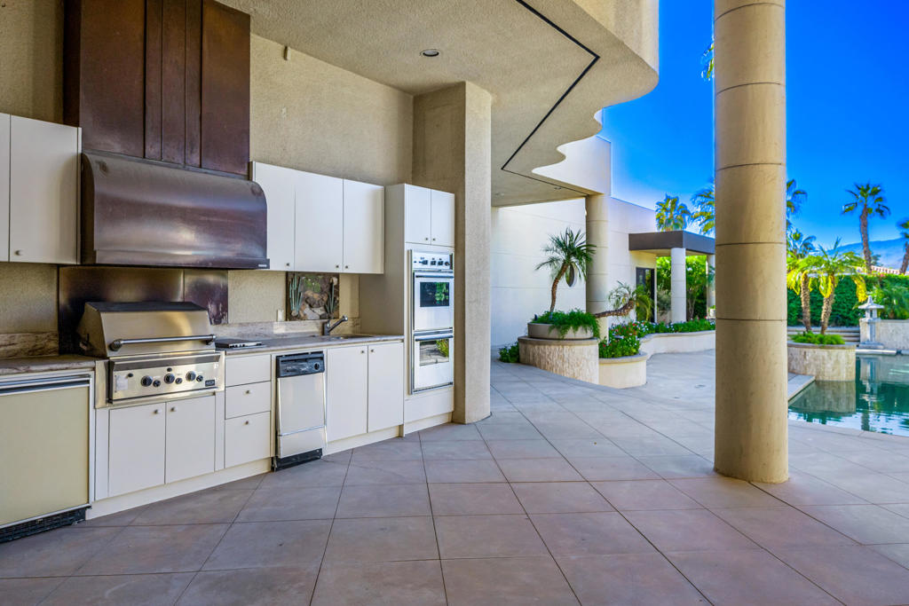 La Residence - Residential