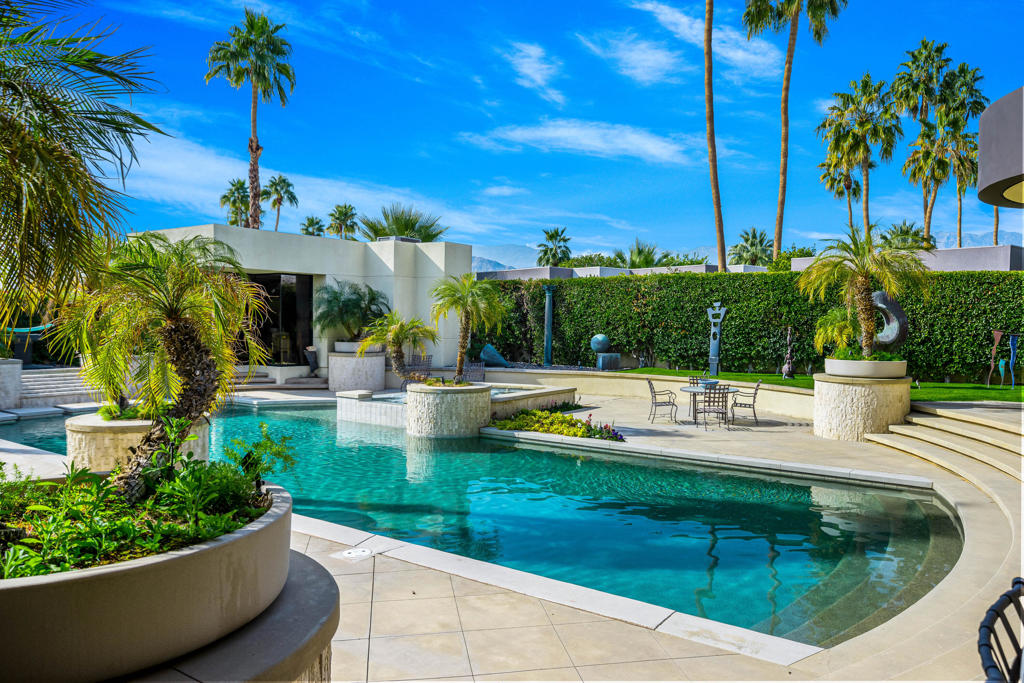 La Residence - Residential