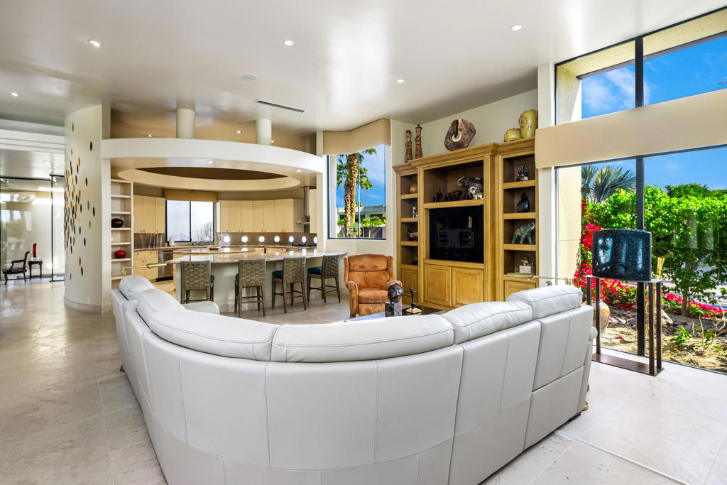 La Residence - Residential