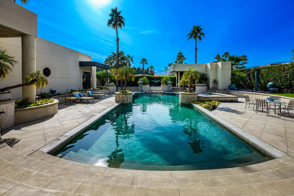 La Residence - Residential