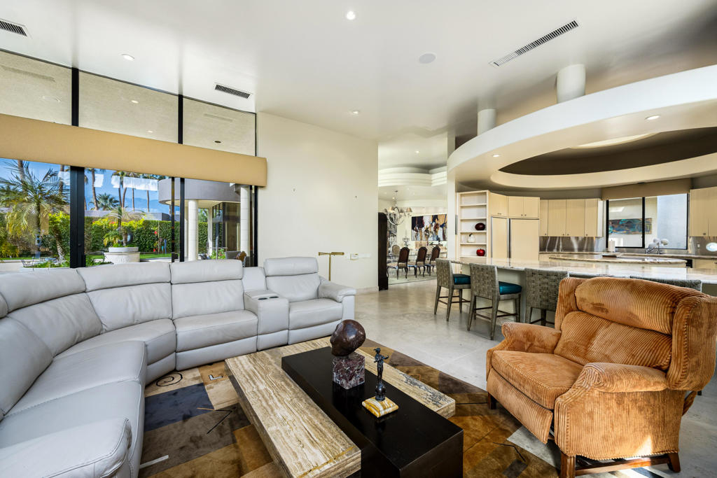 La Residence - Residential