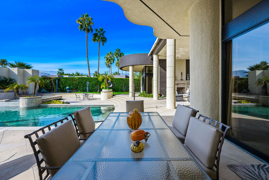 La Residence - Residential