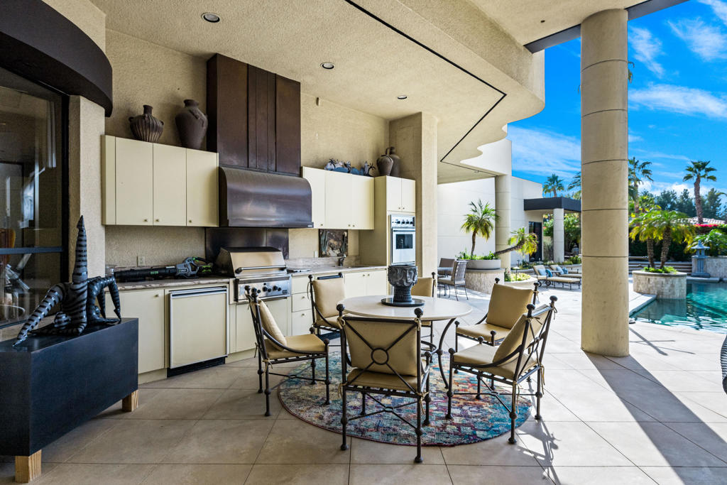 La Residence - Residential