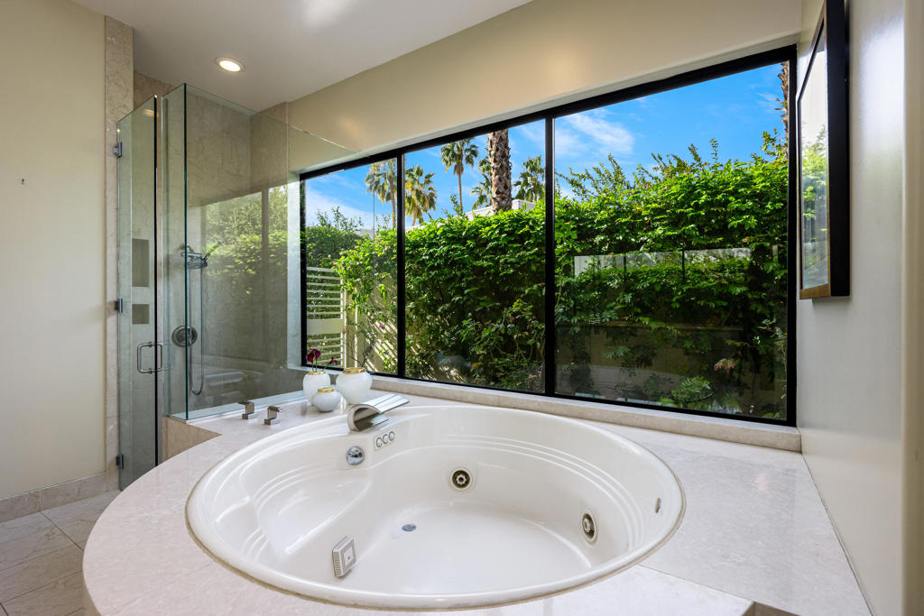 La Residence - Residential