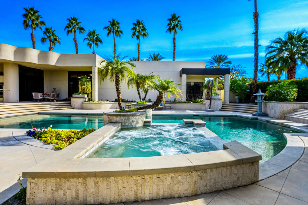 La Residence - Residential