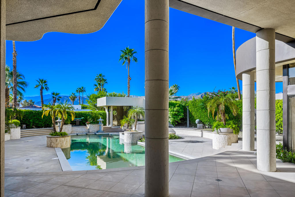 La Residence - Residential