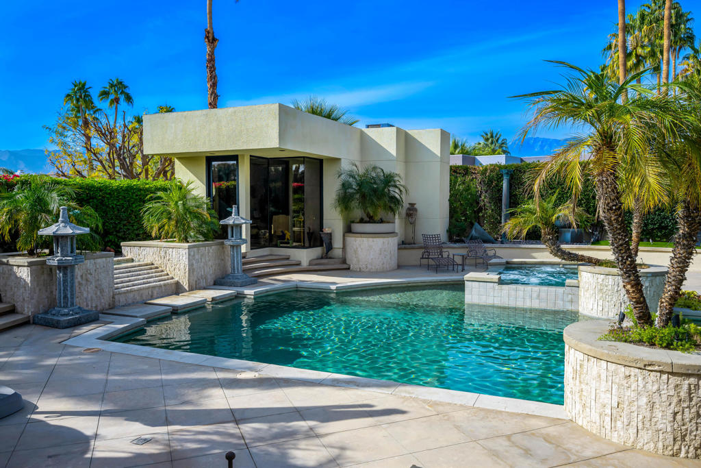 La Residence - Residential