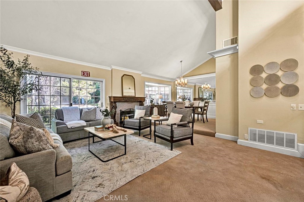 1559 N Mustang Avenue