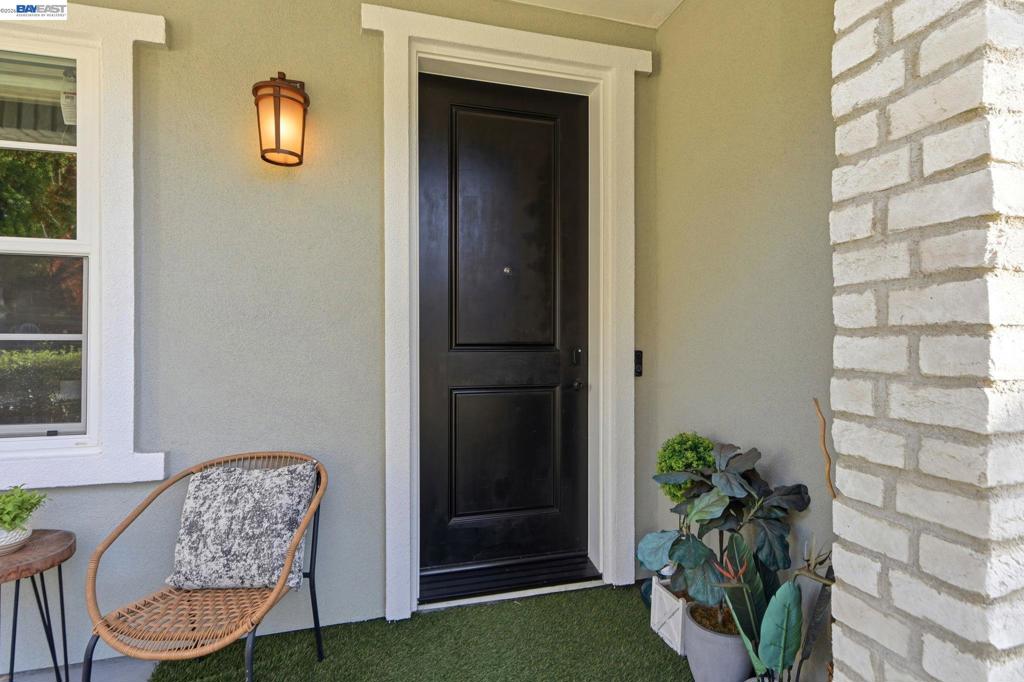 327 Sierra Vista Ave
