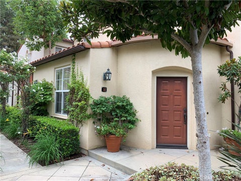 Photo of 56 Duet, Irvine, CA 92603 (MLS # OC26146337)