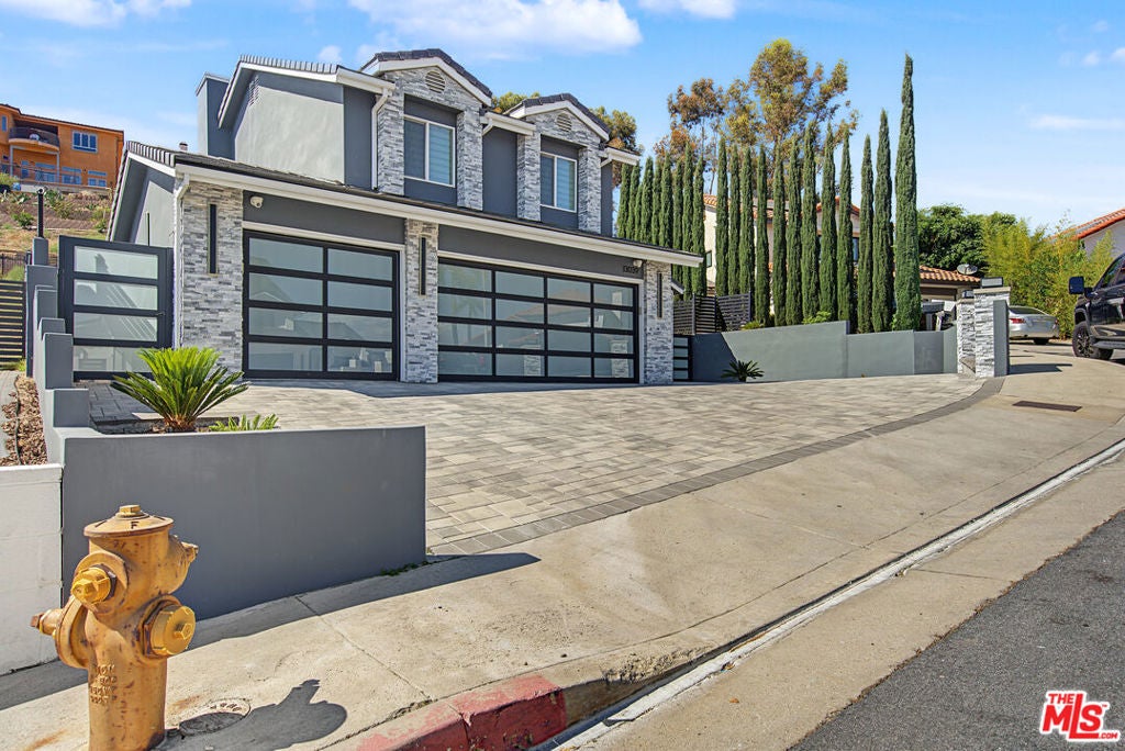 13039 Garris Avenue