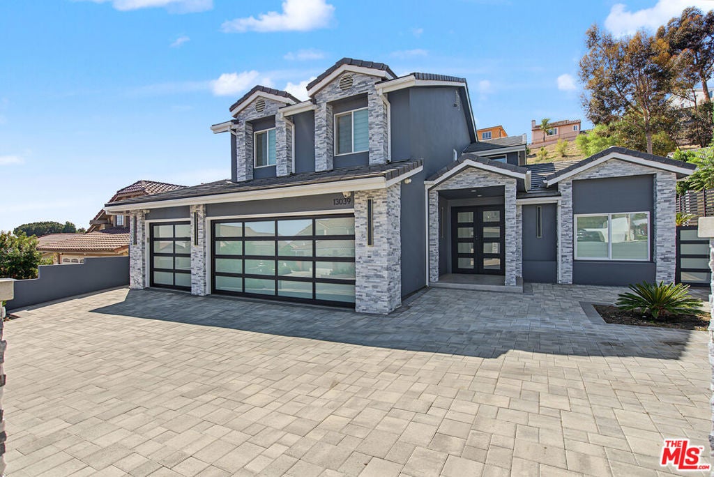 13039 Garris Avenue