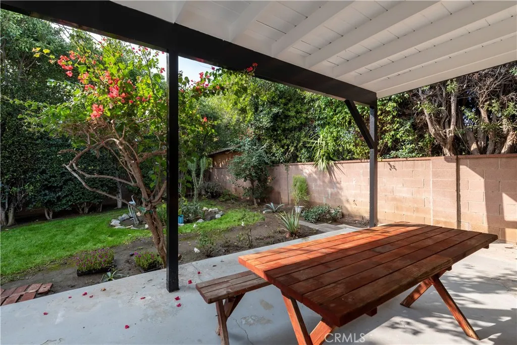 Van Nuys, California 91405, United States, 3 Bedrooms Bedrooms, ,2 BathroomsBathrooms,Residential,Active,226289
