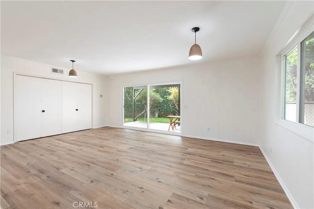 Van Nuys, California 91405, United States, 3 Bedrooms Bedrooms, ,2 BathroomsBathrooms,Residential,Active,226289