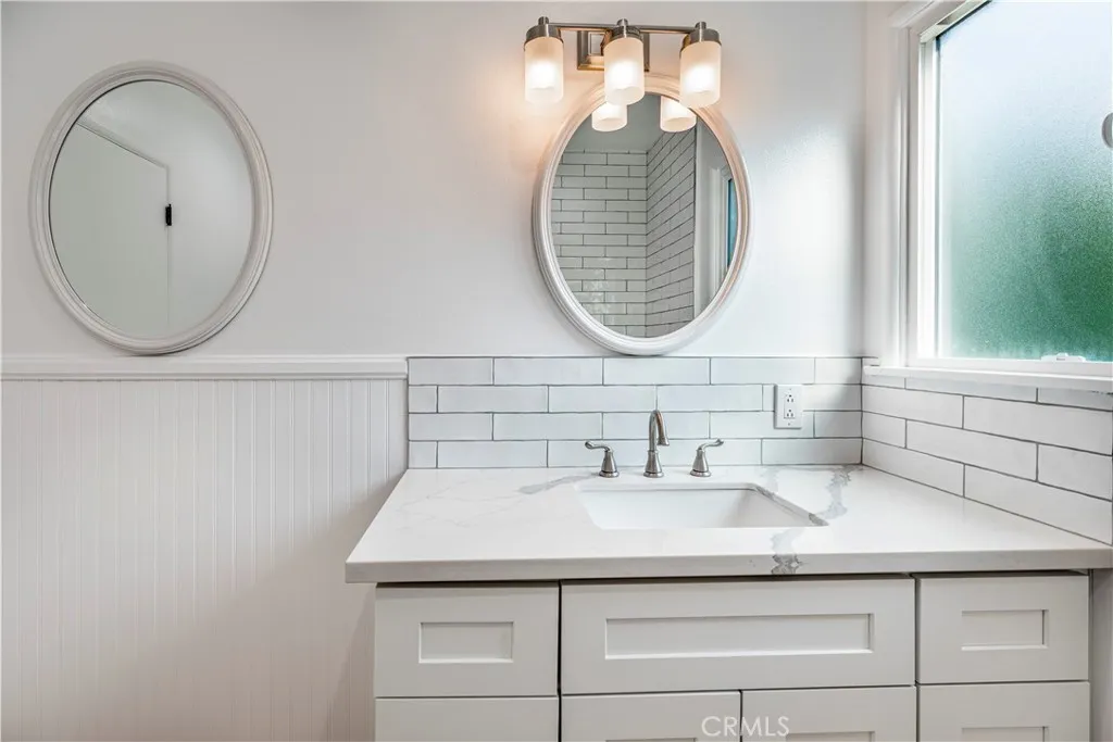 Van Nuys, California 91405, United States, 3 Bedrooms Bedrooms, ,2 BathroomsBathrooms,Residential,Active,226289