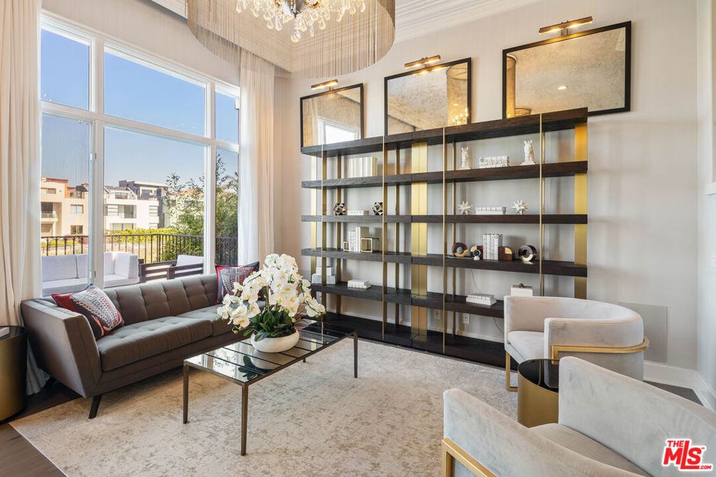 Photo of 5202 Pacific Avenue, Marina Del Rey, CA 90292 (MLS # 26673861)