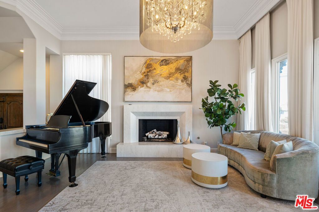 Photo of 5202 Pacific Avenue, Marina Del Rey, CA 90292 (MLS # 26673861)