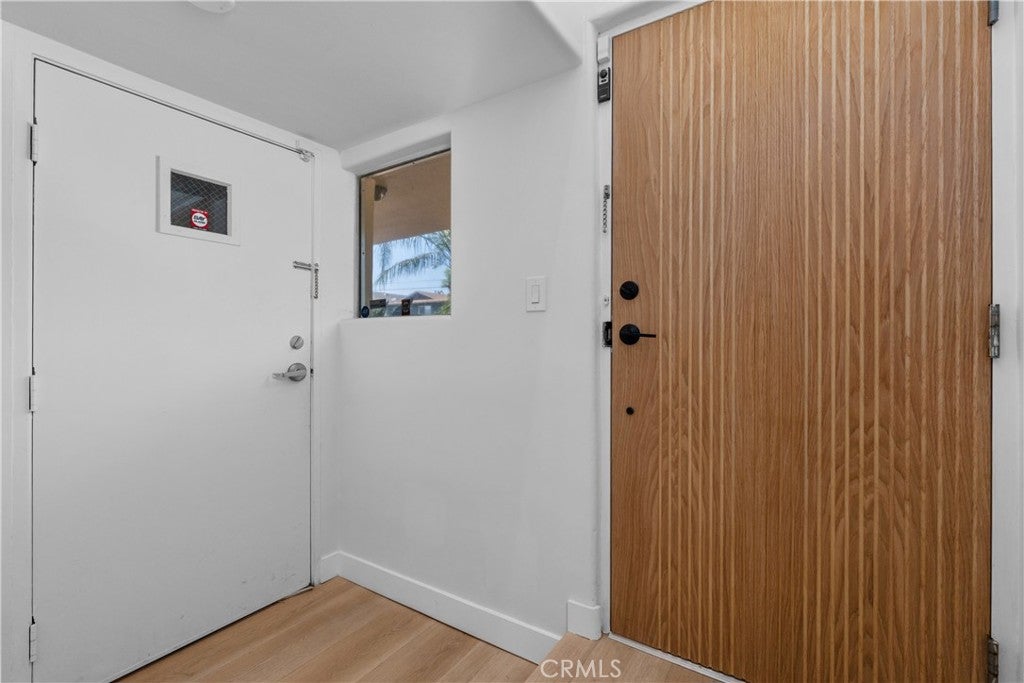 13440 Moorpark Street 101