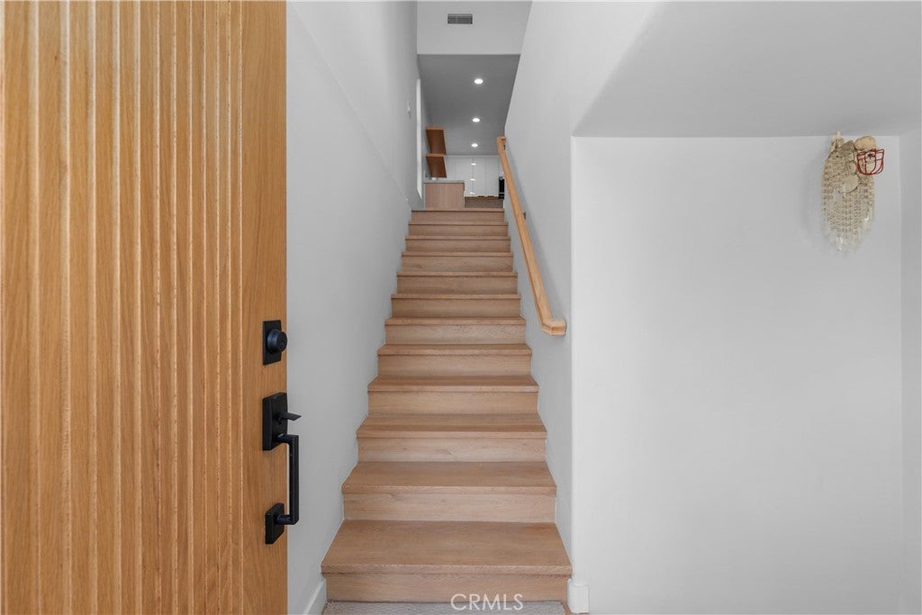 13440 Moorpark Street 101