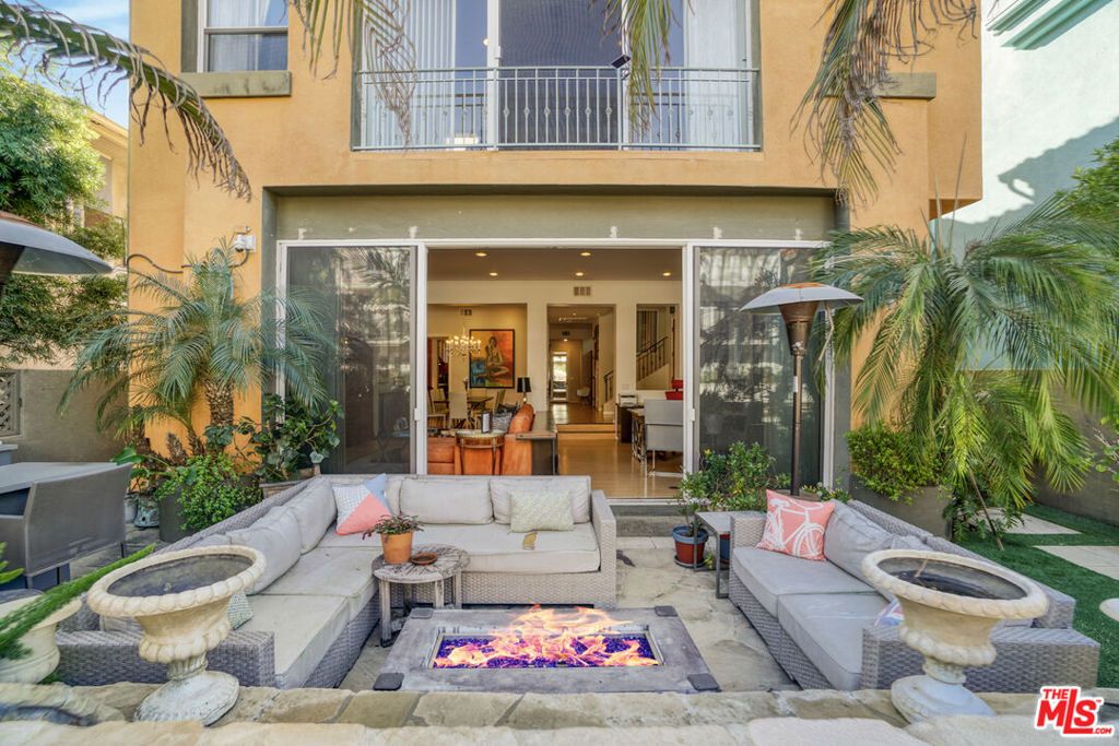 Photo of 3705 Esplanade, Marina Del Rey, CA 90292 (MLS # 26642229)
