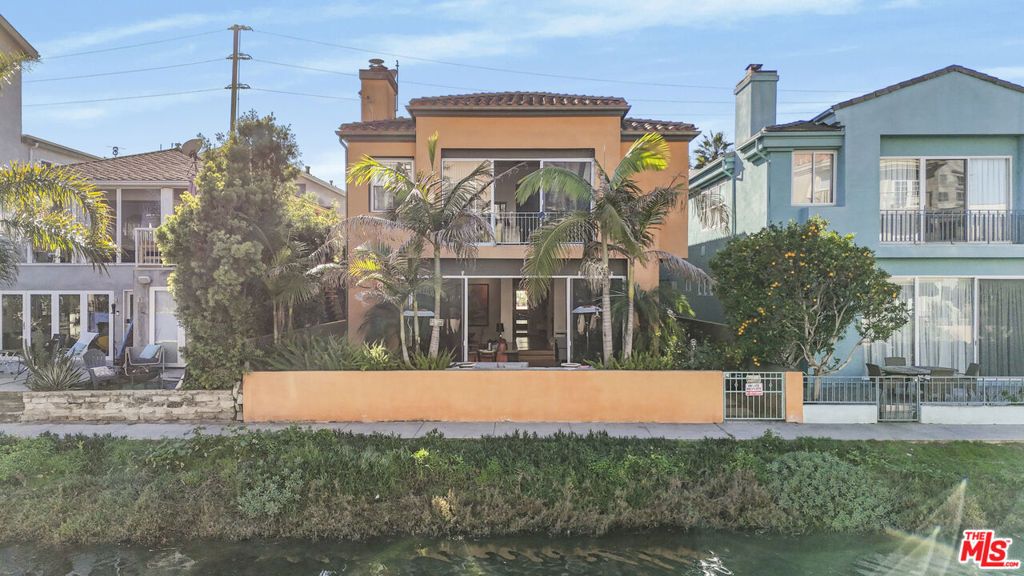 Photo of 3705 Esplanade, Marina Del Rey, CA 90292 (MLS # 26642229)