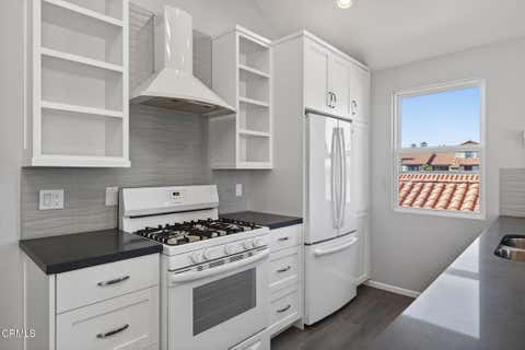 Tiny photo for 2277 Martinique Lane, Oxnard, CA 93035 (MLS # V1-35283)