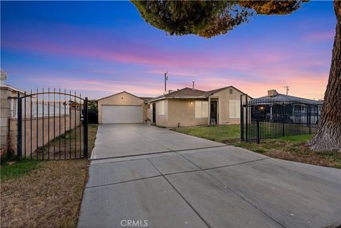 Photo of 44347 Stanridge Avenue, Lancaster, CA 93535 (MLS # SR25250710) Photo of 44347 Stanridge Avenue, Lancaster, CA 93535 (MLS # SR25250710)
