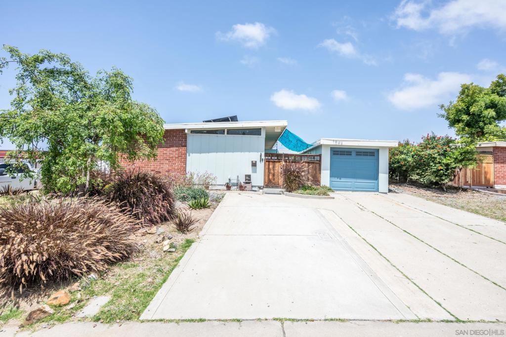 1002 Cuyamaca Ave
