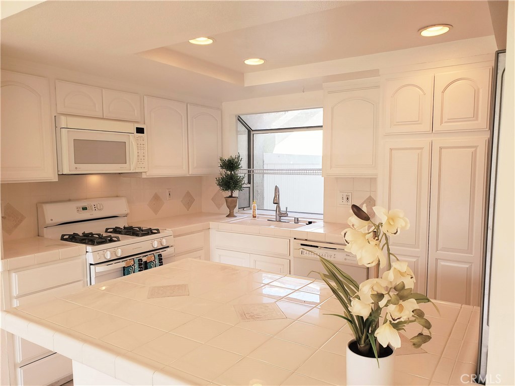 Acacia Knolls (AK) - Residential Lease