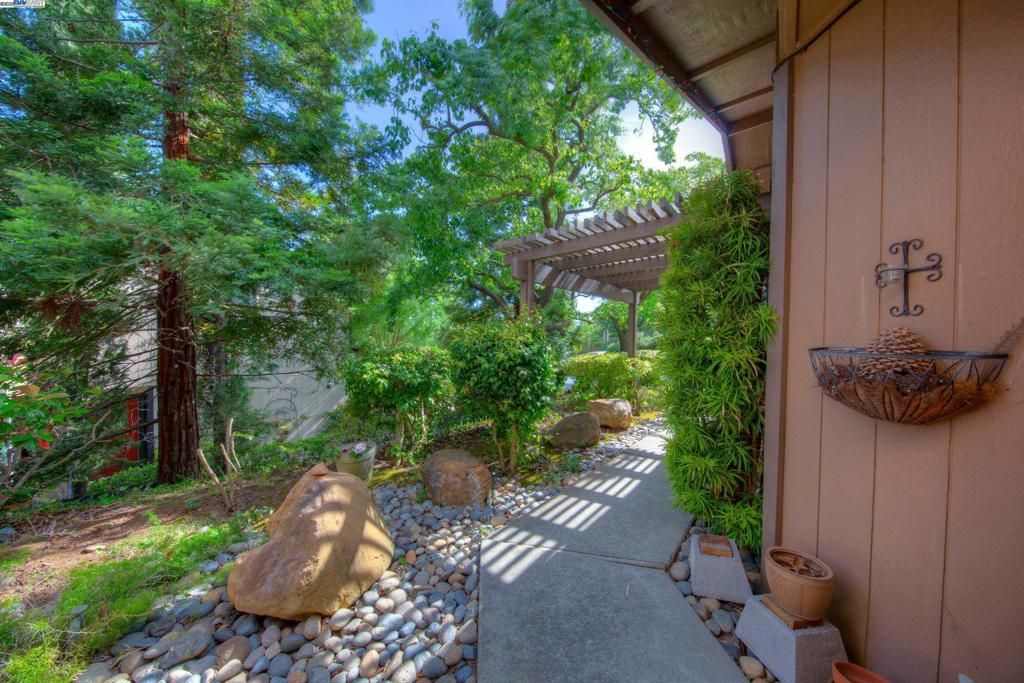 listing image 130729912751521577362