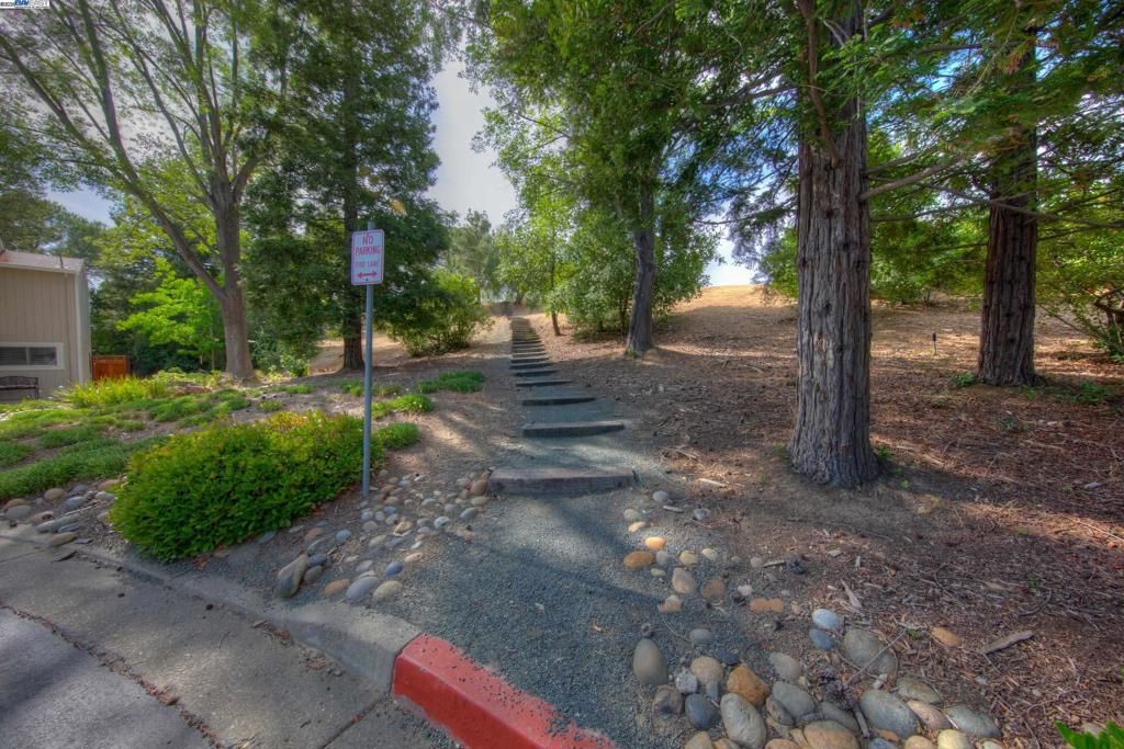 listing image 130722222906402126610