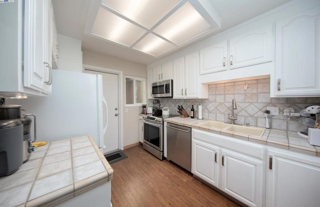 listing image 130720212411503966512