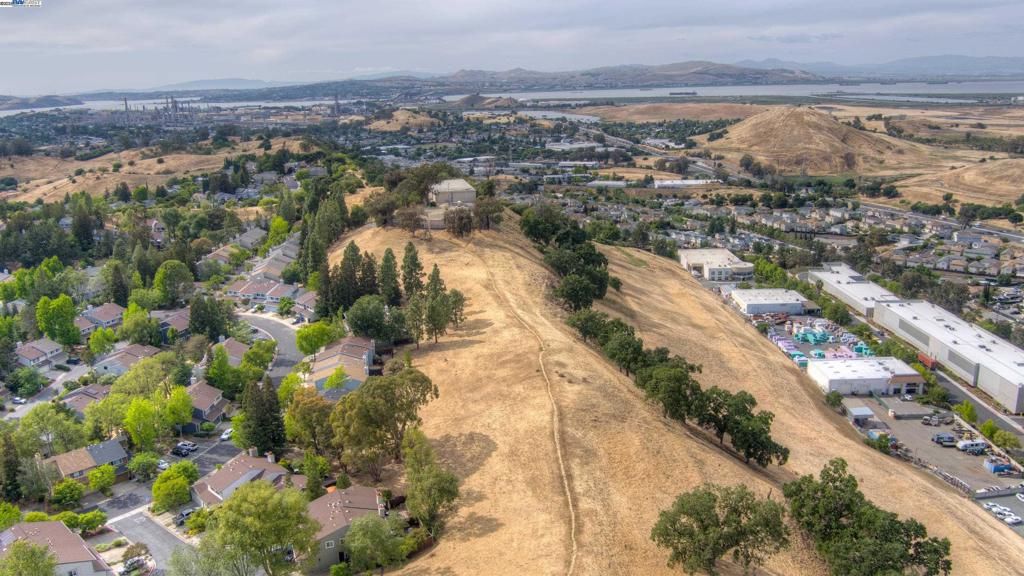 listing image 130722867109650246041