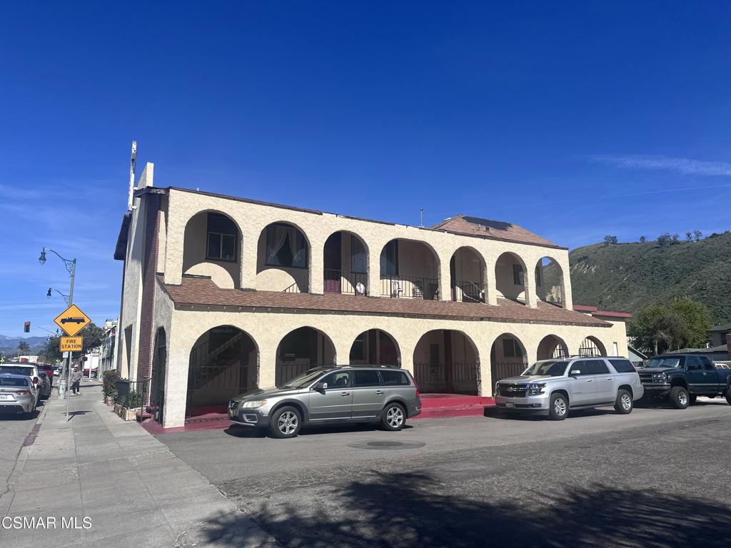 660 N Ventura Avenue