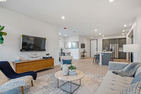 Photo of 500 500 Somi CT Ct #301, Hayward, CA 94544 (MLS # 41124713)