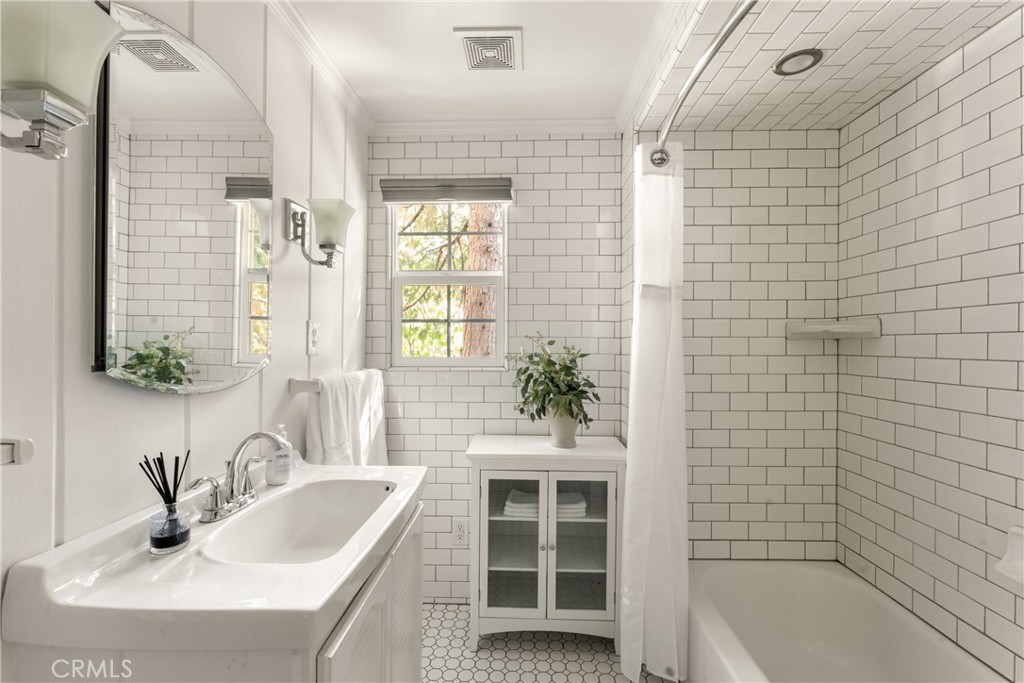 Arrowhead Woods (AWHW) - Residential