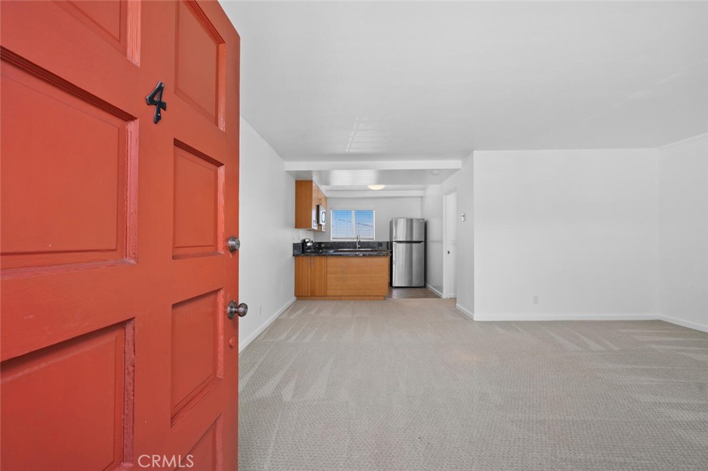 585 Glenneyre St. #4 Street