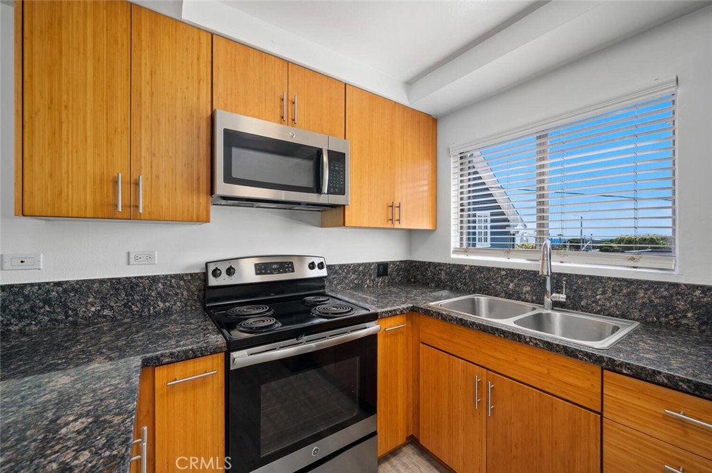 585 Glenneyre St. #4 Street