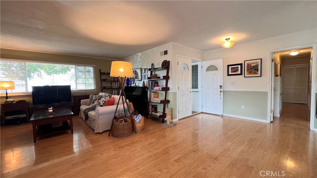 1082 N Lynwood Drive